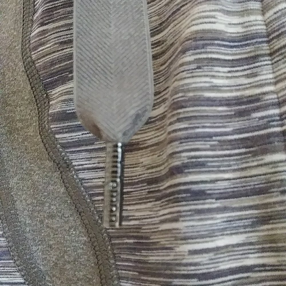 Lululemon Define track run Zip up hooded jacket sz 2 - Picture 5 of 16